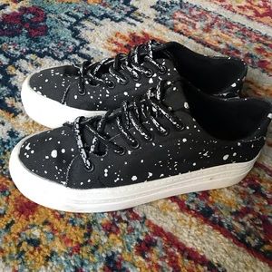 Platform sneakers